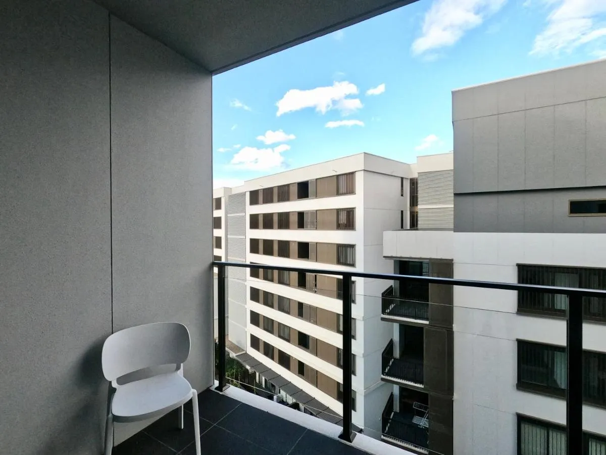 Image 4 of Spacious1 BR@waterfront Olympic Park_free carpark
