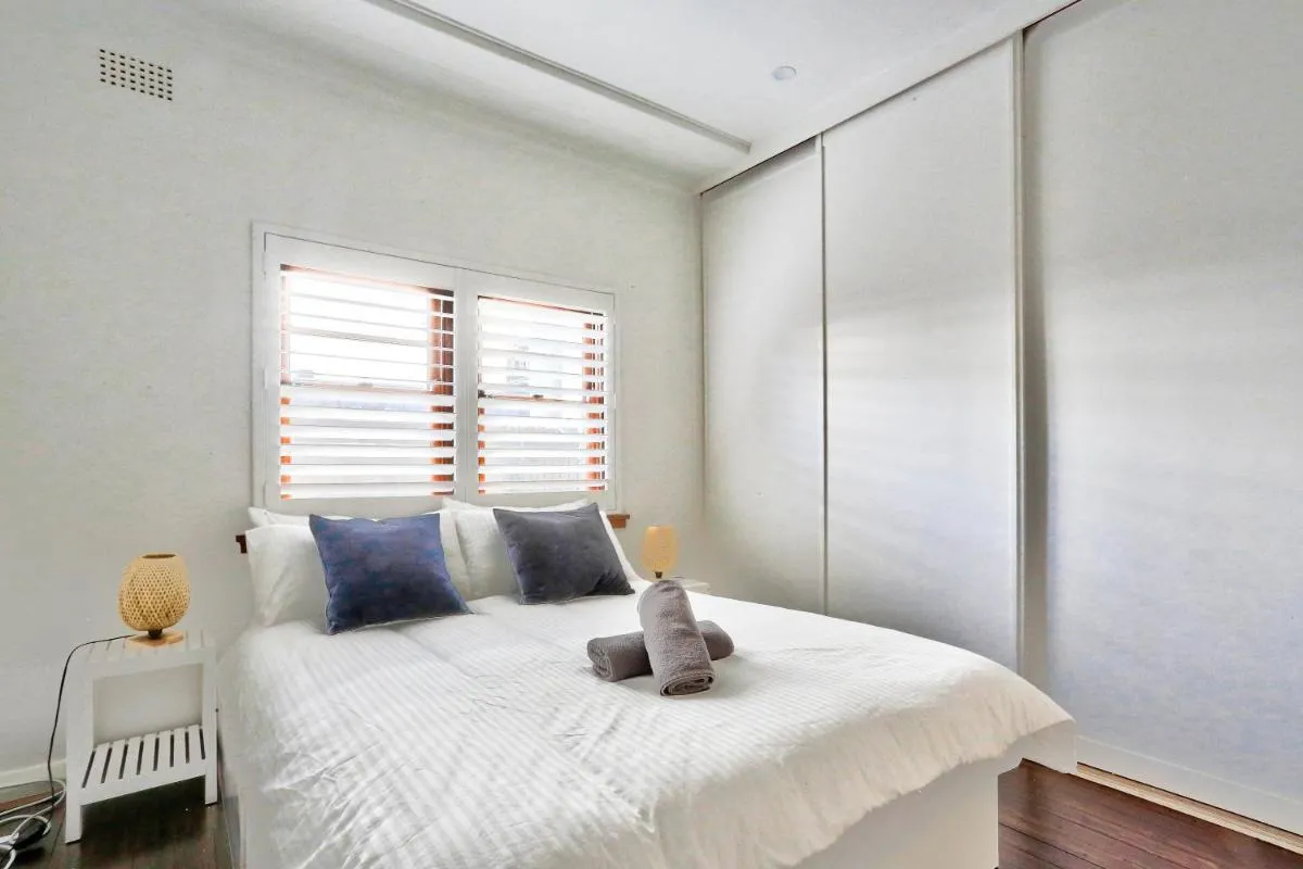 Image 1 of Spacious 3 Bedroom on the edge of Downtown Herford St 2 E-Bikes Included