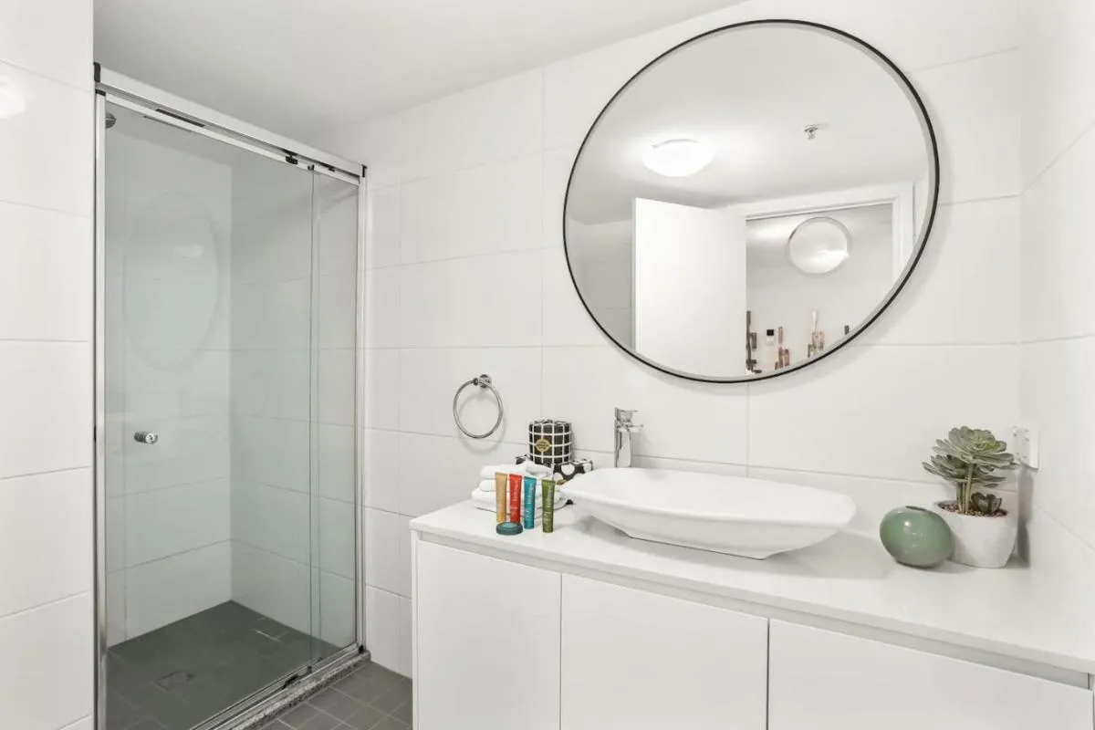 Image 2 of Spectacular Waterfront With Cosmopolitan Lifestyle