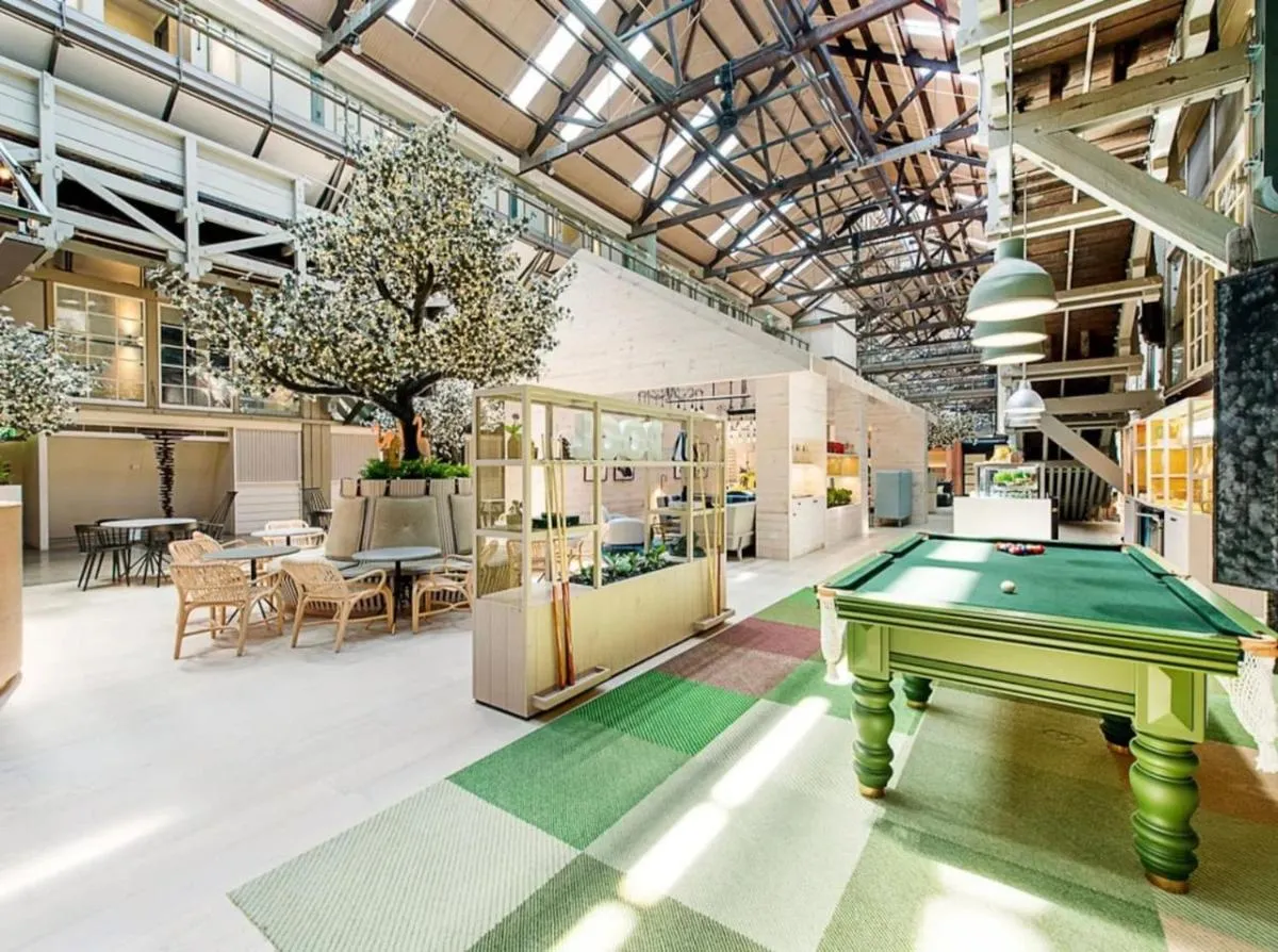 Image 4 of Spectacular Waterfront With Cosmopolitan Lifestyle