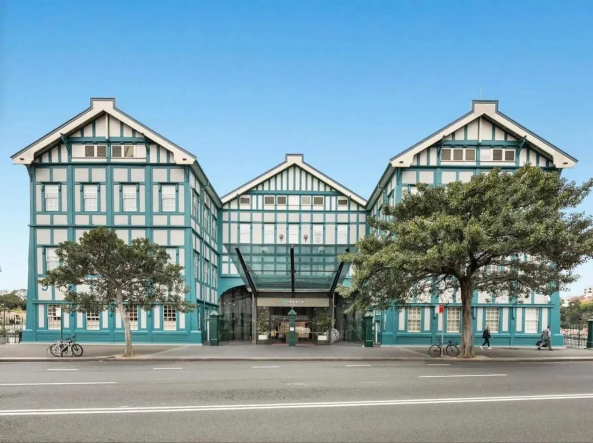 Image 5 of Spectacular Waterfront With Cosmopolitan Lifestyle