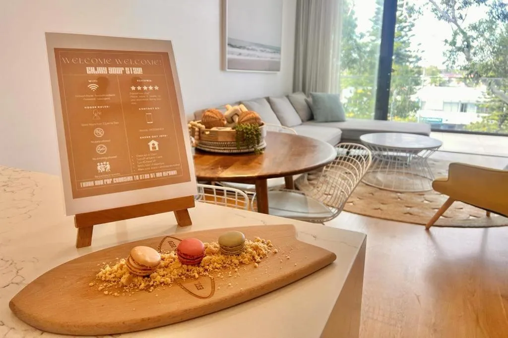 Image 2 of Stay and Sea!