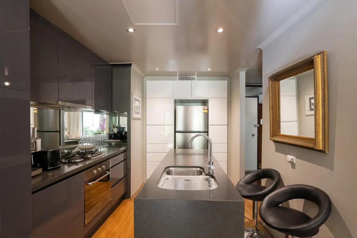 Image 2 of Stunning 1Bed Surry Hills Balcony Apt w Parking