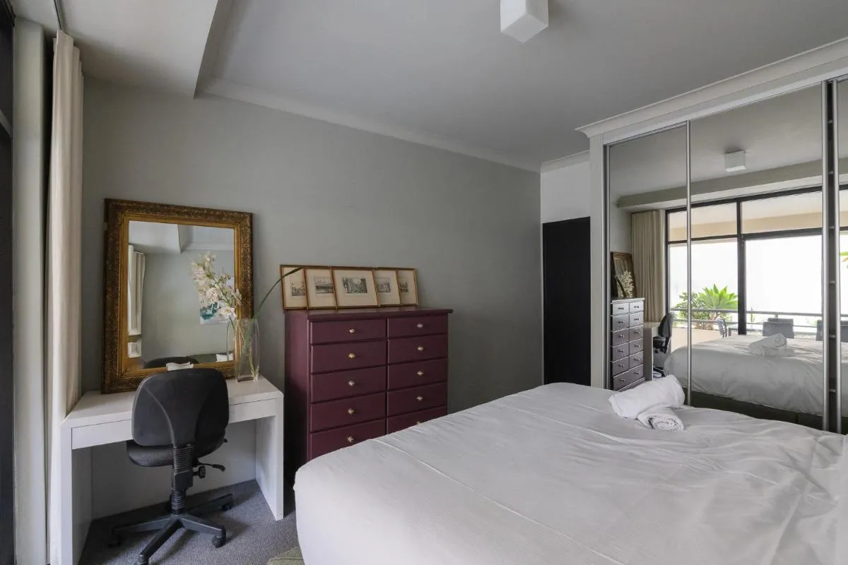 Image 1 of Stunning 1Bed Surry Hills Balcony Apt w Parking