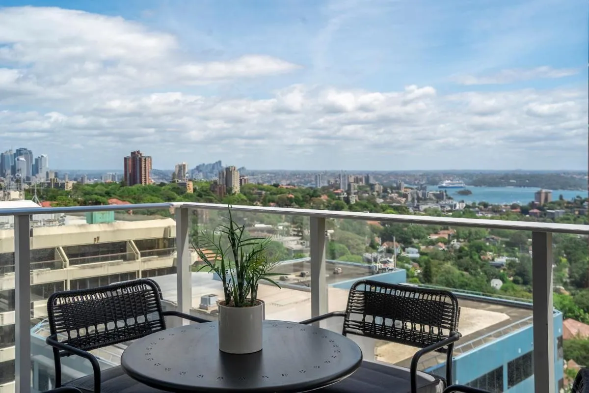 Image 5 of Stunning 2BR with Harbour Views in Bondi Junction