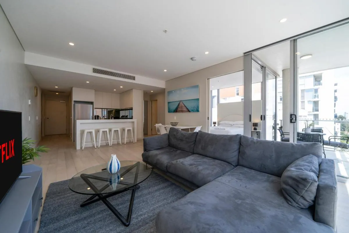 Image 4 of Stunning 2BR with Harbour Views in Bondi Junction