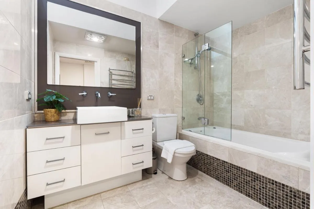 Image 6 of Stunning 3 Bedroom Terrace House in Vibrant Area