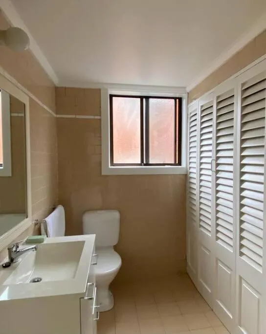 Image 3 of Stunning beachside 2 bedroom by EdgeTrip