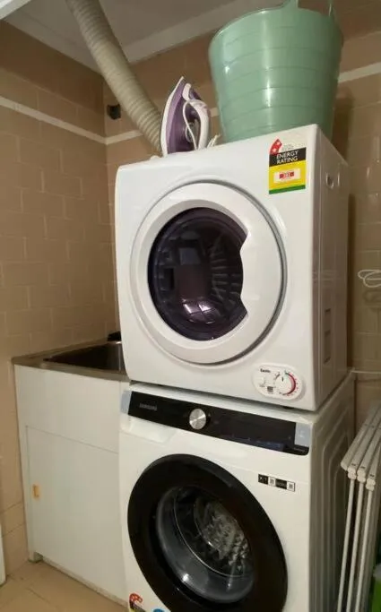 Image 4 of Stunning beachside 2 bedroom by EdgeTrip