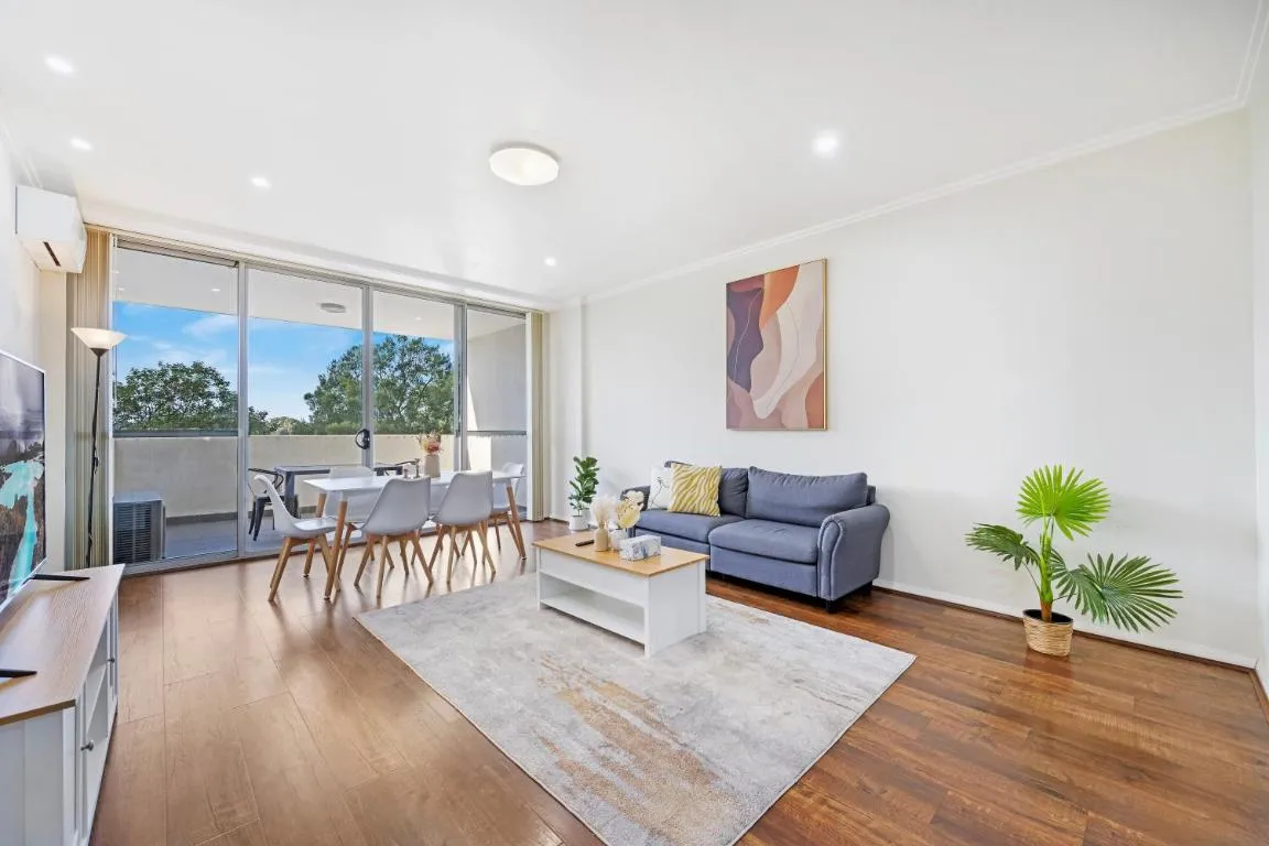 Image of Stylish 2B2B Retreat Near Airport