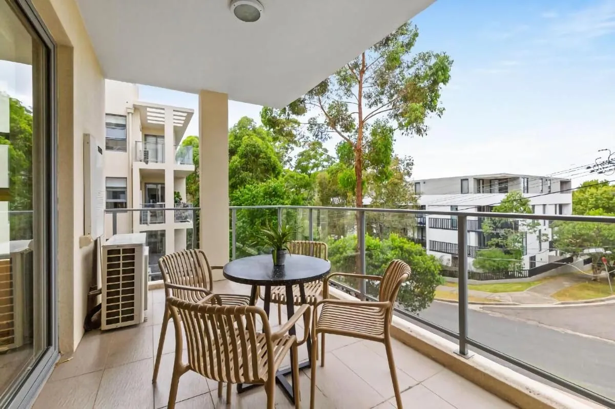 Image 5 of Stylish 2 Bed 2 Bath with Parking in Lane Cove