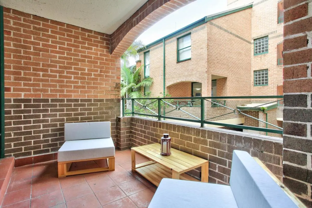 Image 5 of Stylish 2 Bedroom Apartment Chippendale