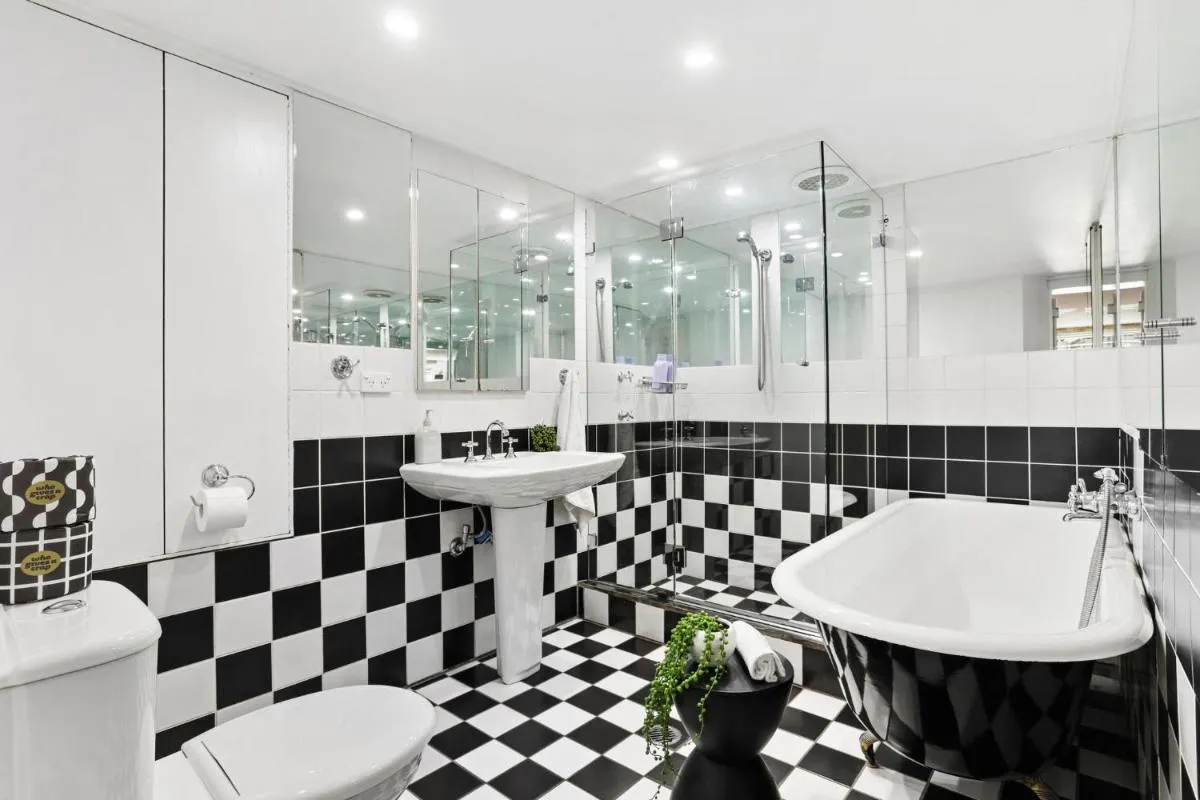 Image 2 of Stylish Darlinghurst Townhouse l 3 Bedrooms