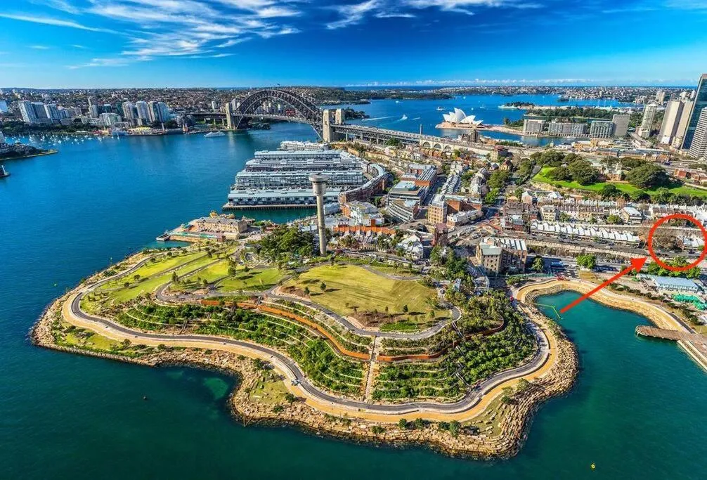 Image 4 of Stylish Sydney CBD 2 bedroom apartment 54