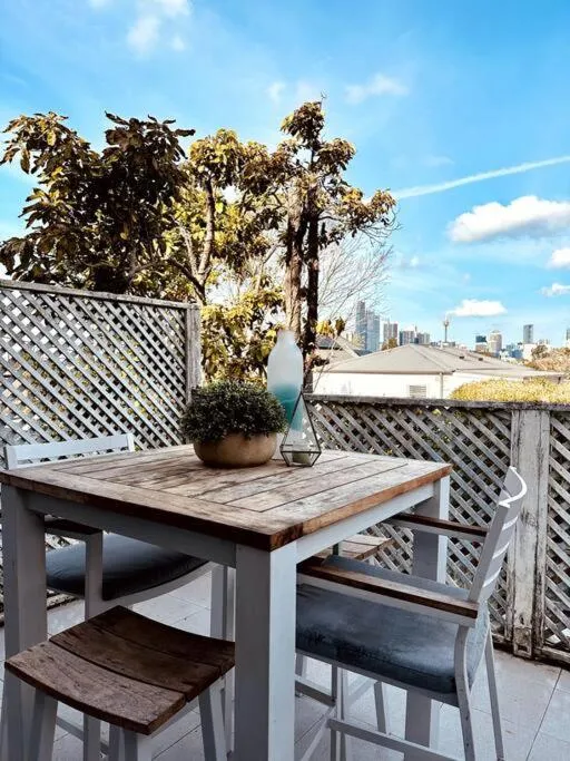 Image 6 of Stylish home – Harbour Bridge views