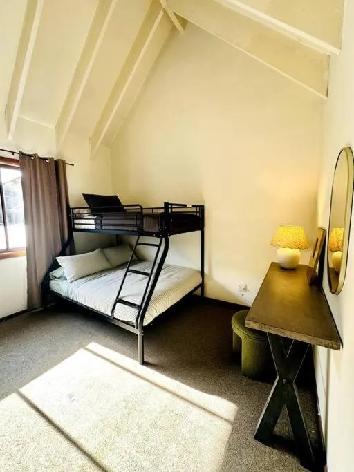 Image 3 of Stylish home – Harbour Bridge views