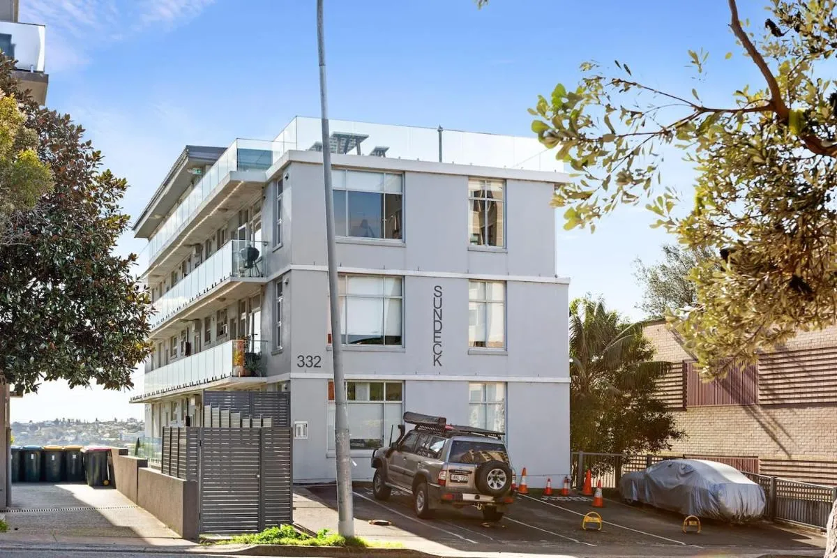 Image 5 of Sundeck Surfscape – Upbeat Beachside Living in Bondi