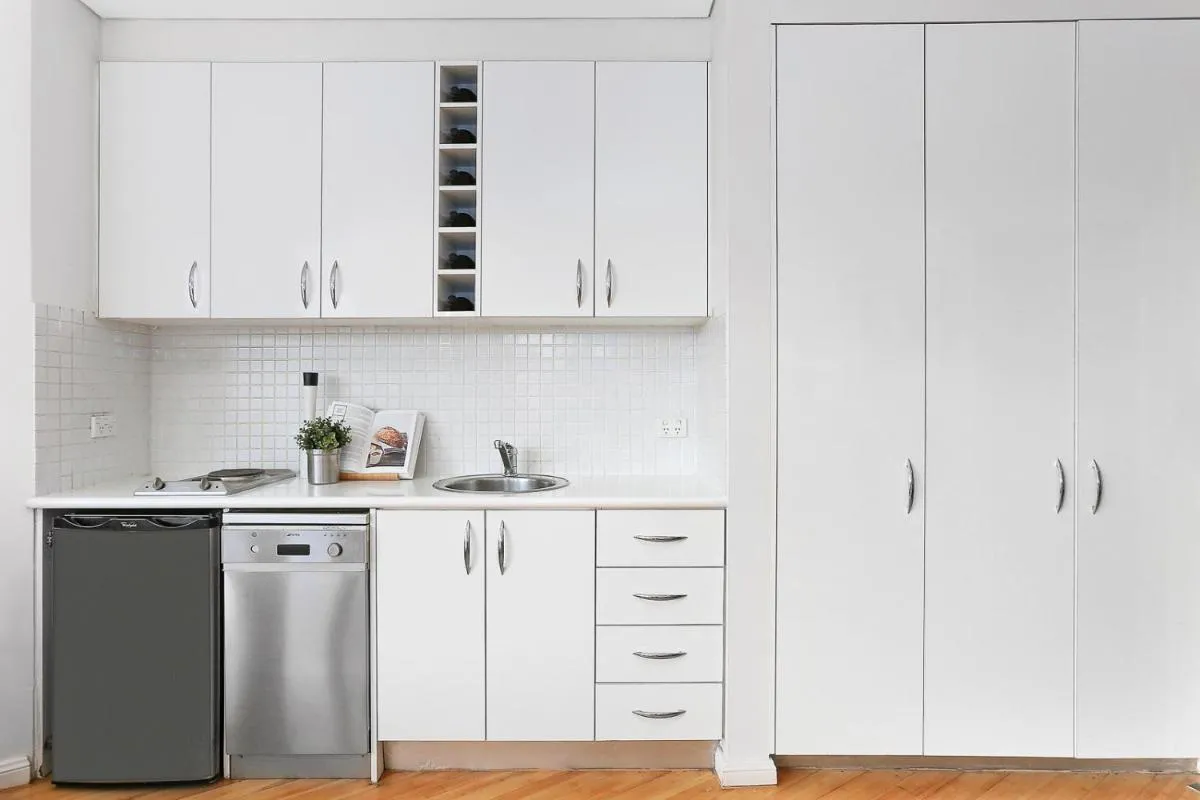 Image 6 of Sun-drenched Penthouse-style Studio with Lrg Terrace