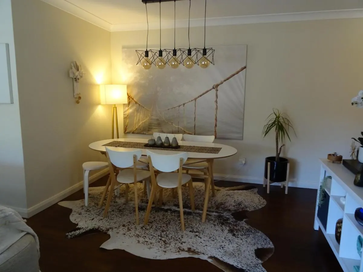 Image 4 of Sunny 2 bed Restaurants beach at door Pets O.K