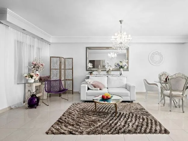 Image 3 of Sunny Rooms Mascot