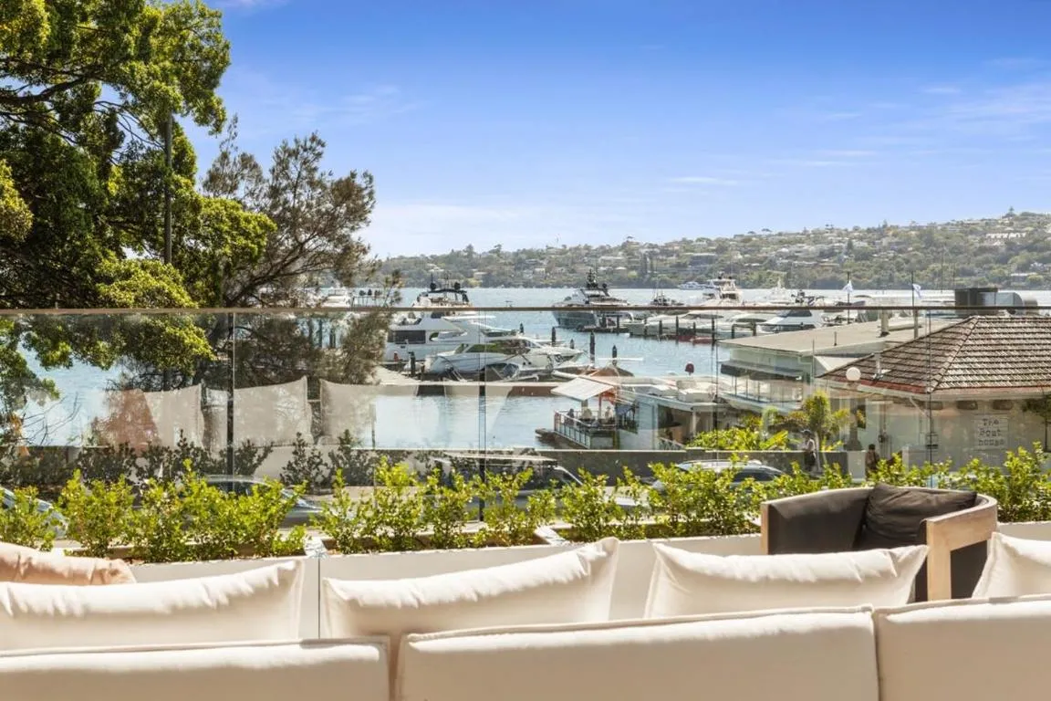 Image of Superb 2-Bed Apartment Facing Rose Bay Marina