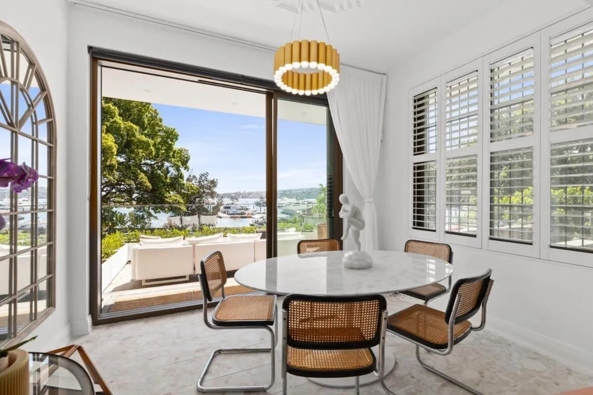 Image 4 of Superb 2-Bed Apartment Facing Rose Bay Marina