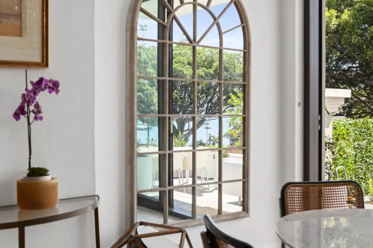 Image 3 of Superb 2-Bed Apartment Facing Rose Bay Marina