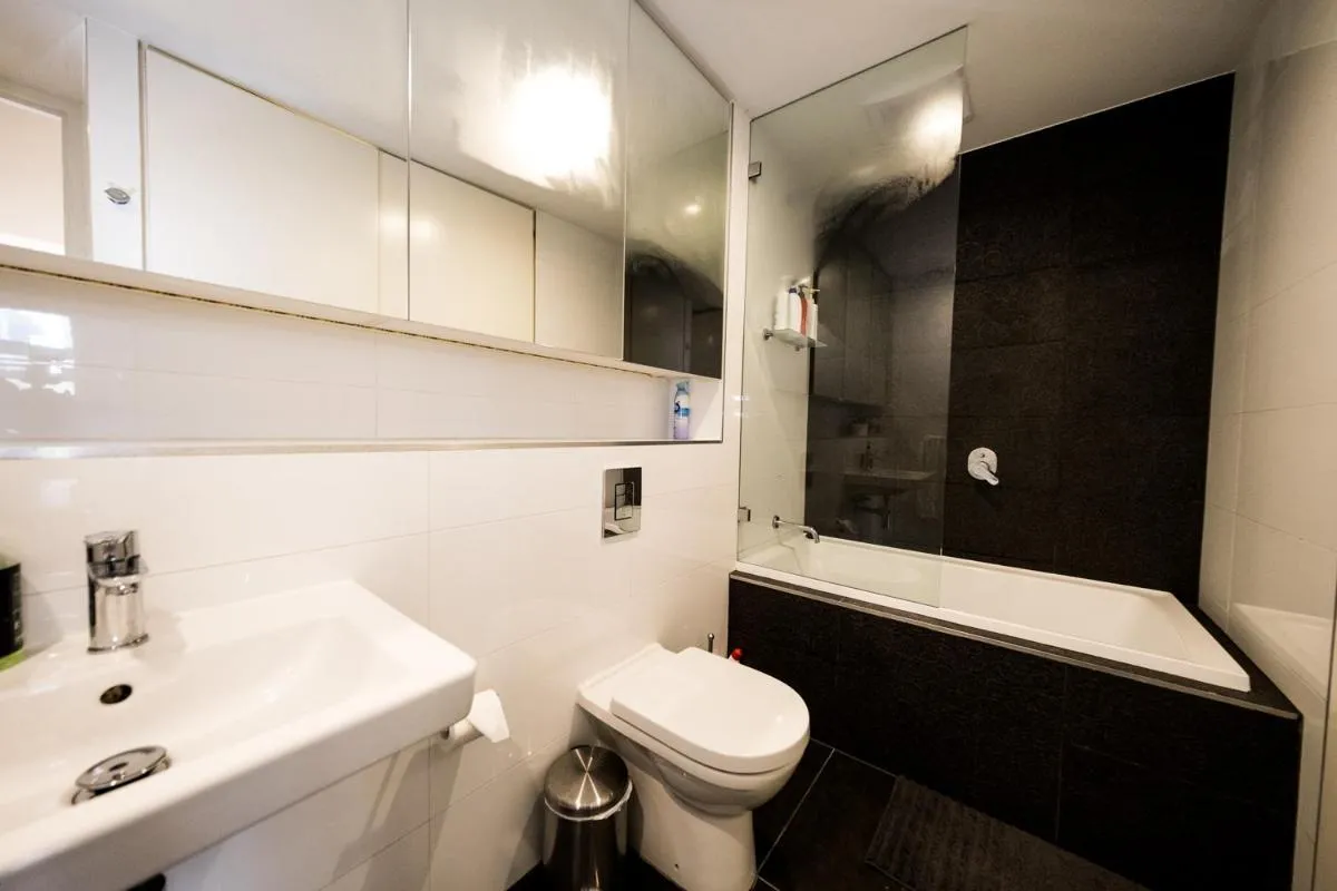 Image 2 of Superb one bedroom Apartment in Sydney CBD
