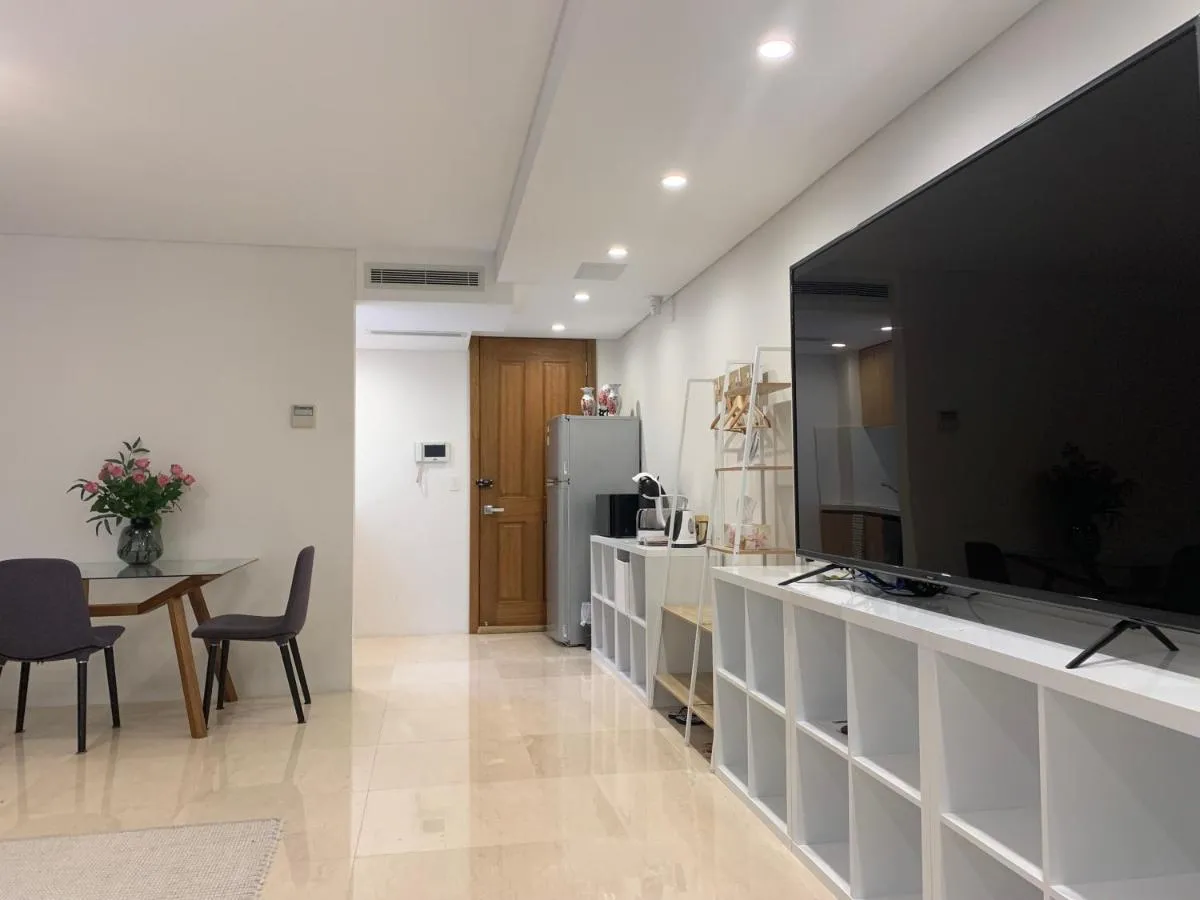 Image 3 of Superior Putney Studio, Short drive to Parklands and Olympic