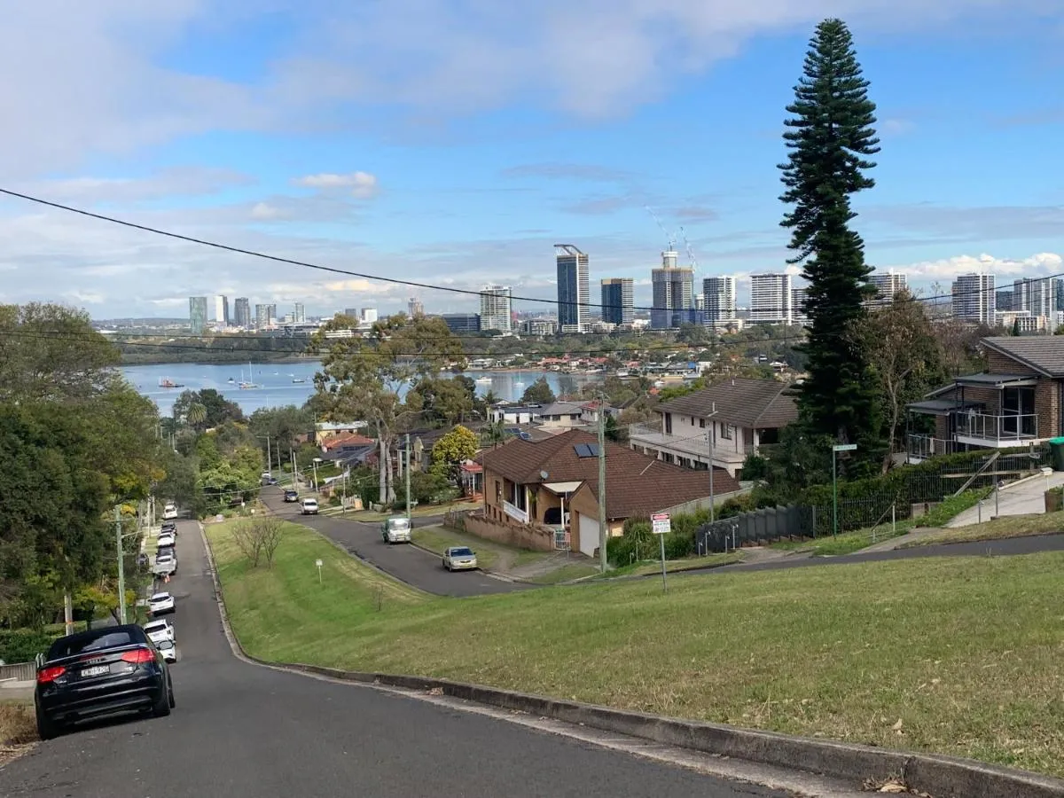 Image 5 of Superior Putney Studio, Short drive to Parklands and Olympic