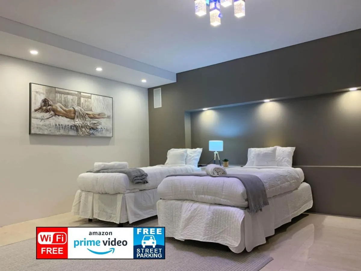 Image 6 of Superior Putney Studio, Short drive to Parklands and Olympic