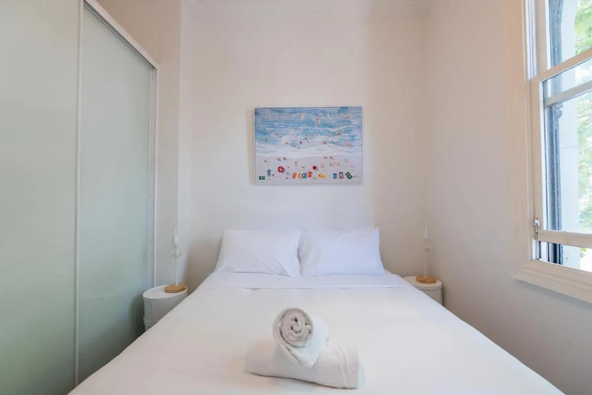 Image 6 of Surry Hills Chic right on Crown St