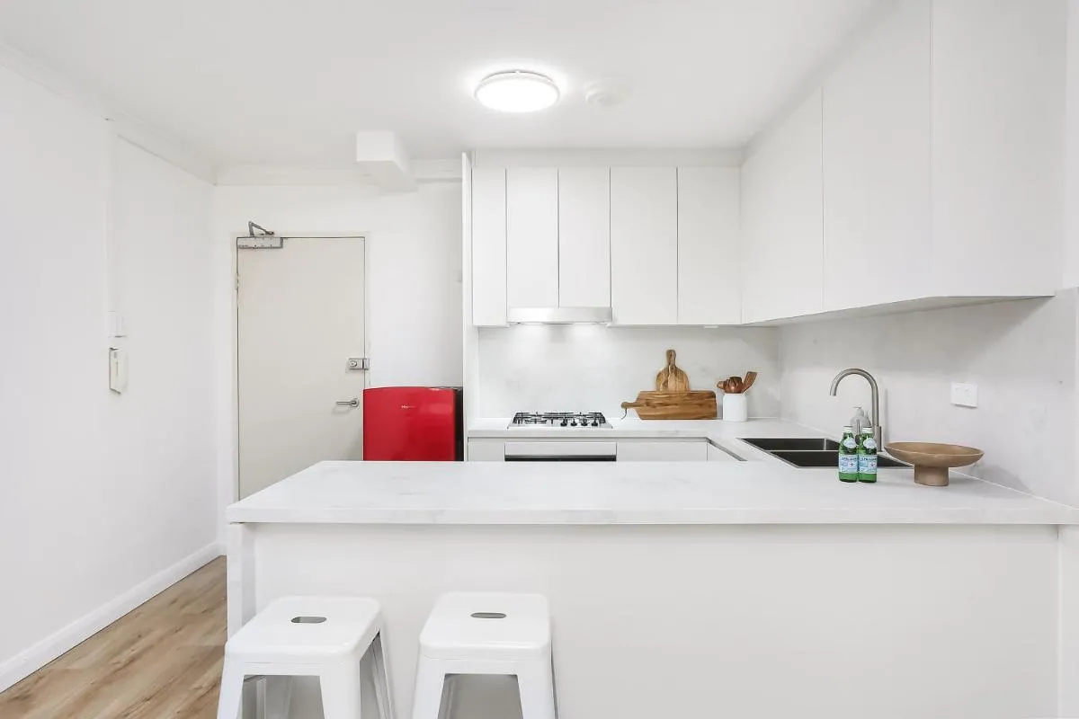 Image 2 of Surry Hills l 1 Bedroom Apartment With Parking