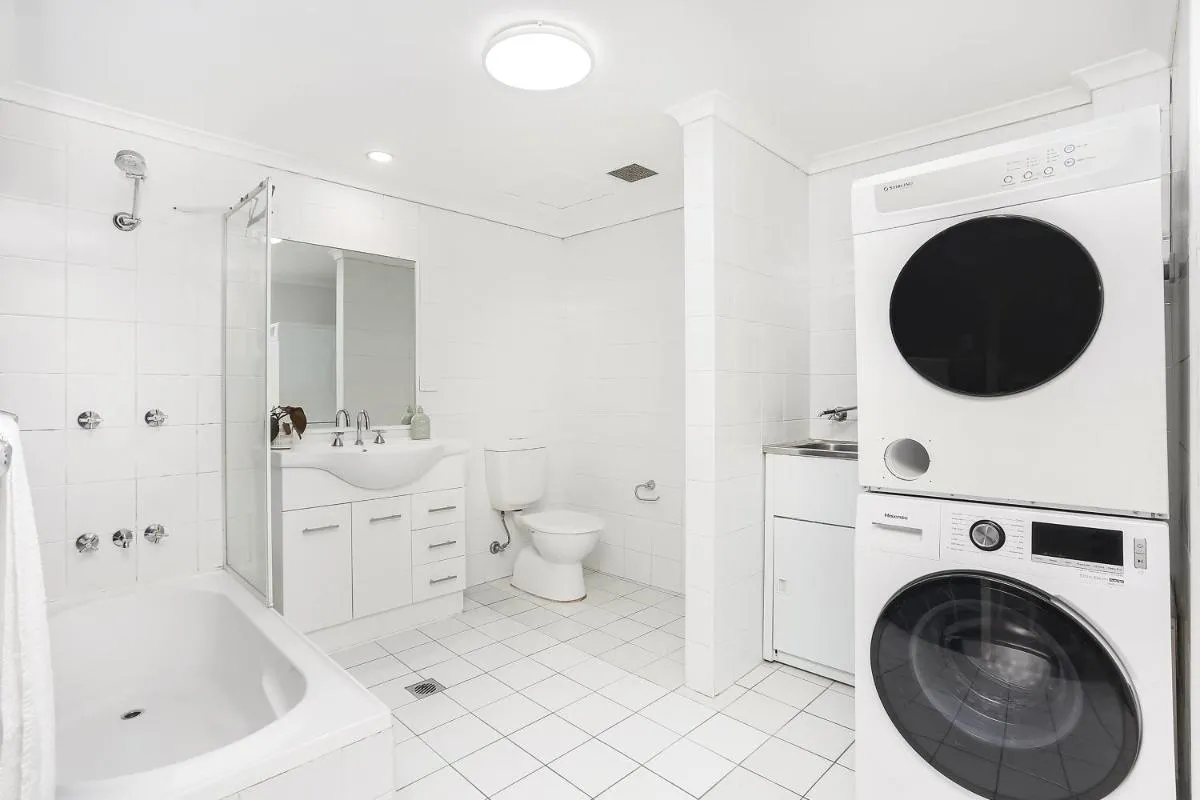 Image 6 of Surry Hills l 1 Bedroom Apartment With Parking