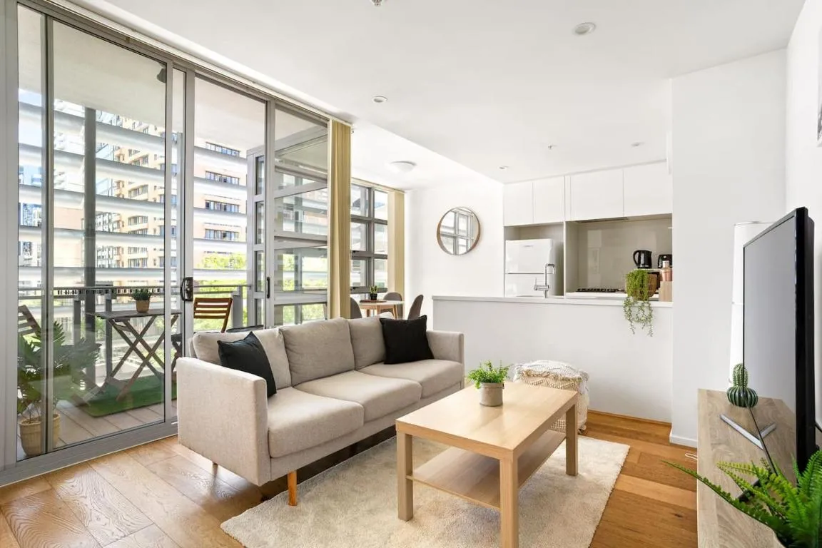 Image of ‘Sussex Suite’ Sunny City Living by Darling Harbour