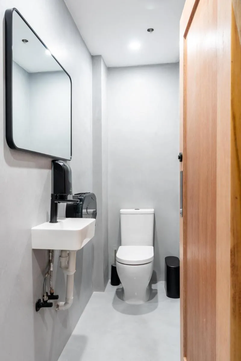 Image 3 of Sydney Backpackers