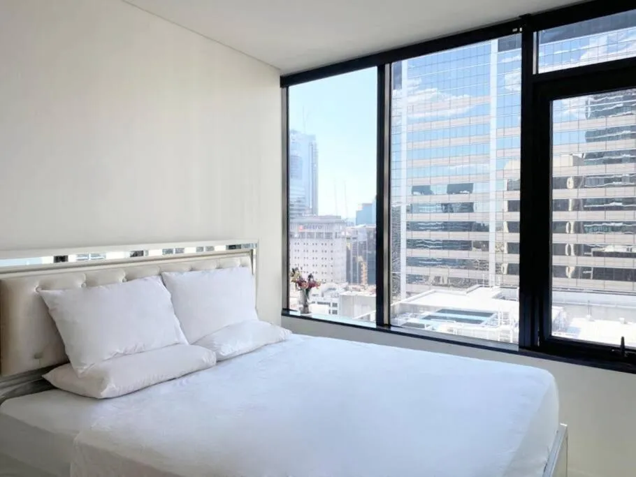 Image 1 of Sydney CBD Luxury Furnished Apartment & City Views
