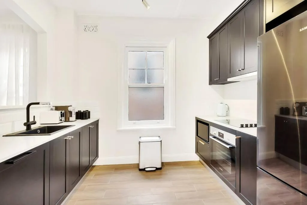 Image 3 of Sydney CBD Waterview Apartment 56A