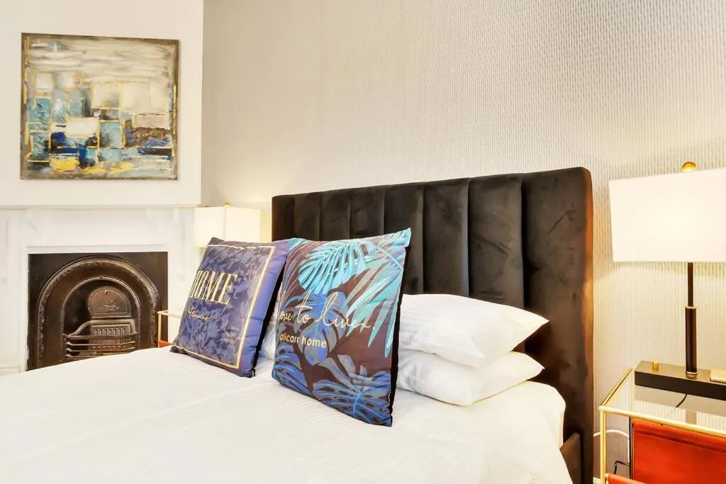 Image 1 of Sydney CBD Waterview Apartment 56A