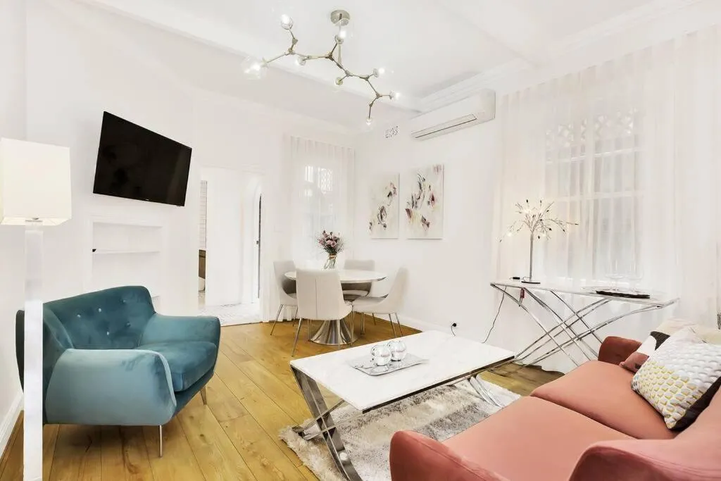 Image 4 of Sydney CBD Waterview apartment56