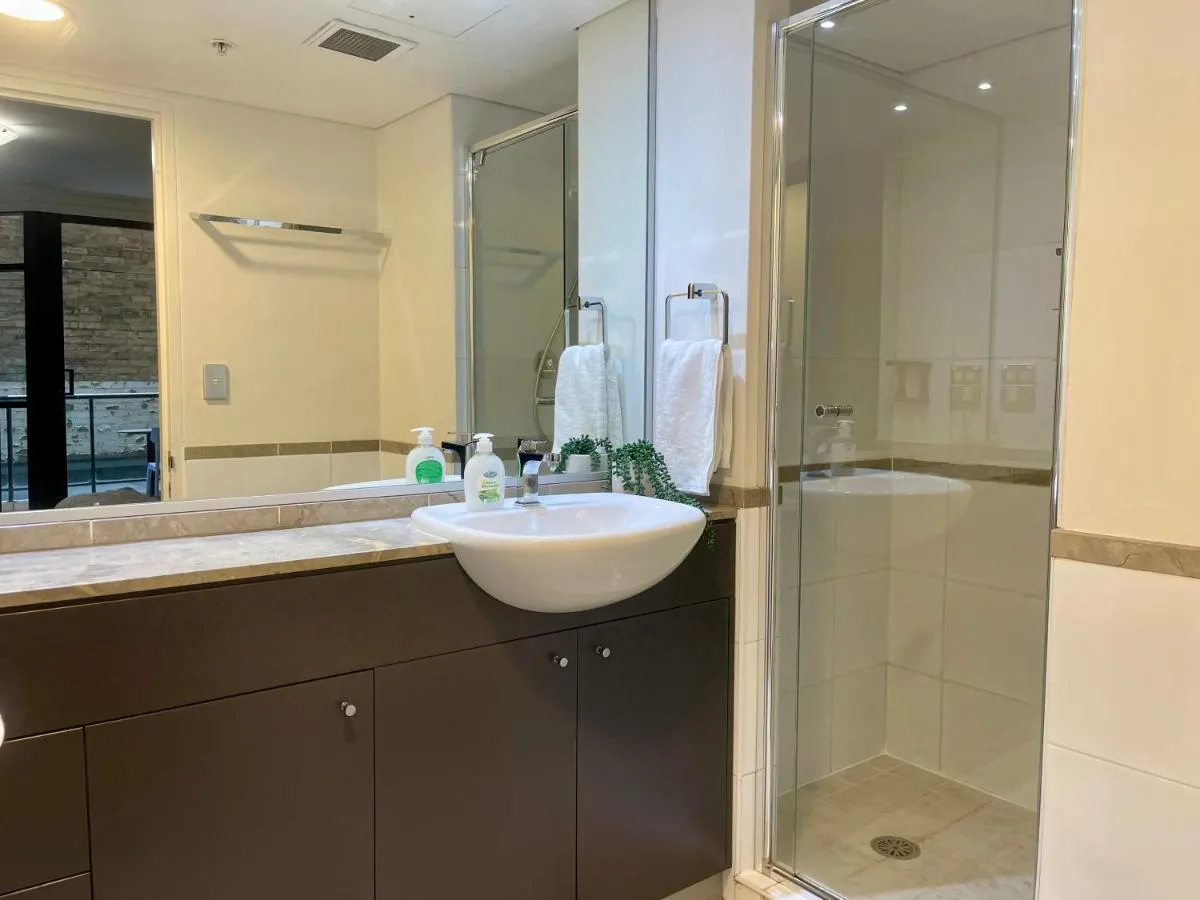 Image 2 of Sydney City Getaway 1 Bdrm Apt 2 Bathrms Sleeps 4