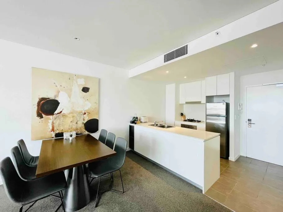 Image 3 of Sydney Executive Apartment 3beds2baths parking Chatswood