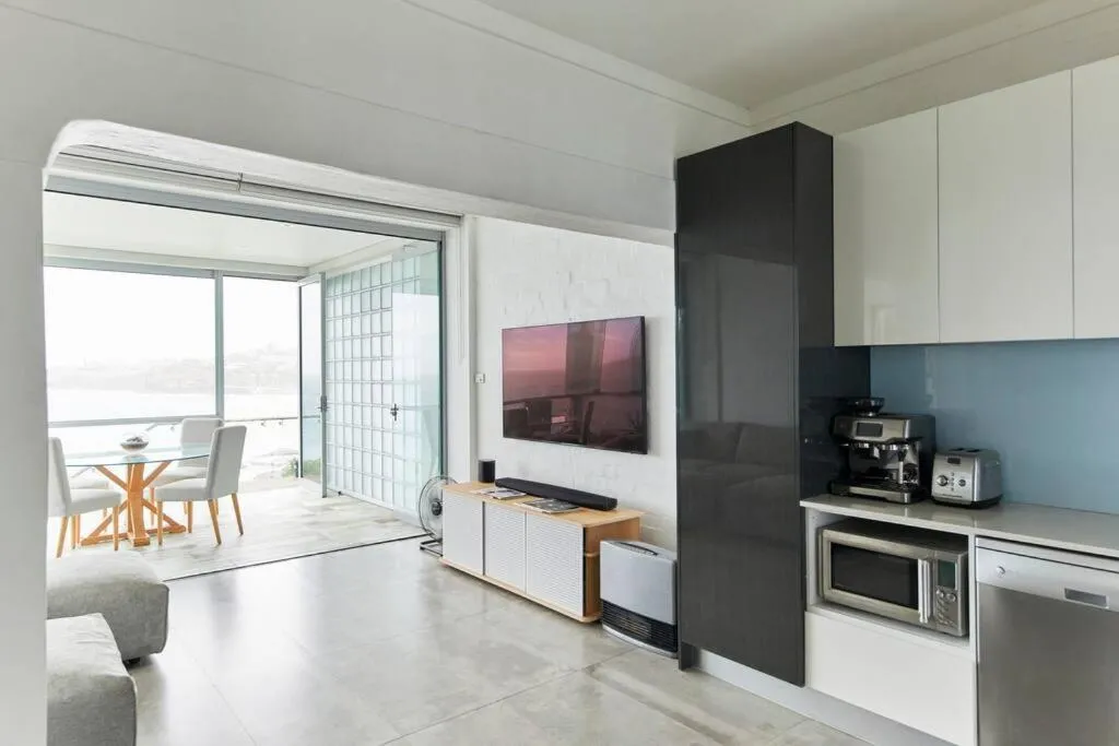 Image 3 of Tamarama Beachfront Apartment on Bondi to Bronte Walk