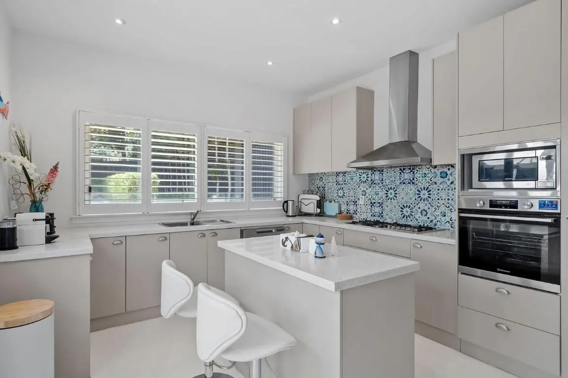 Image of Tennis Courts Pool Sauna Avalon Beach