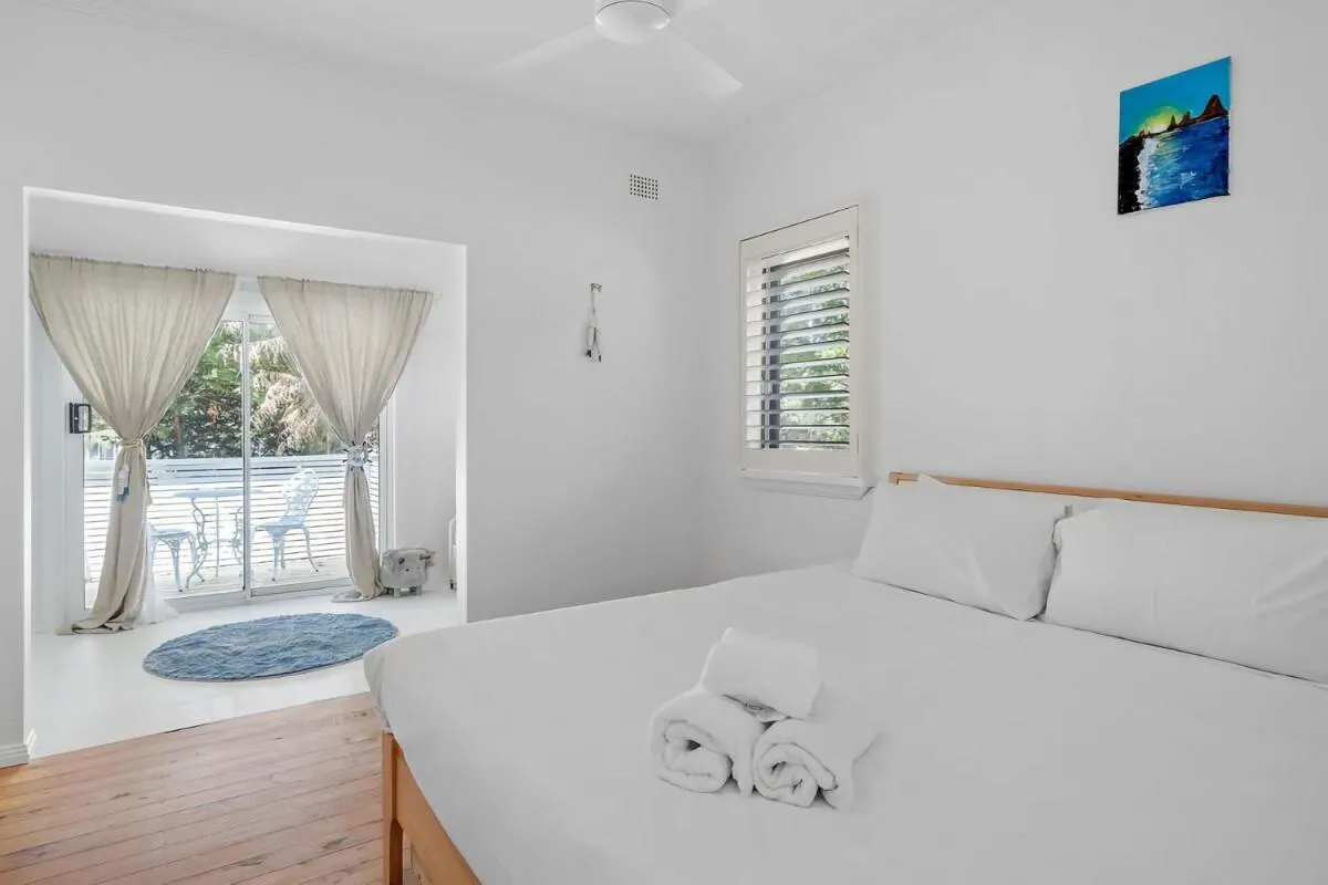 Image 1 of Tennis Courts Pool Sauna Avalon Beach