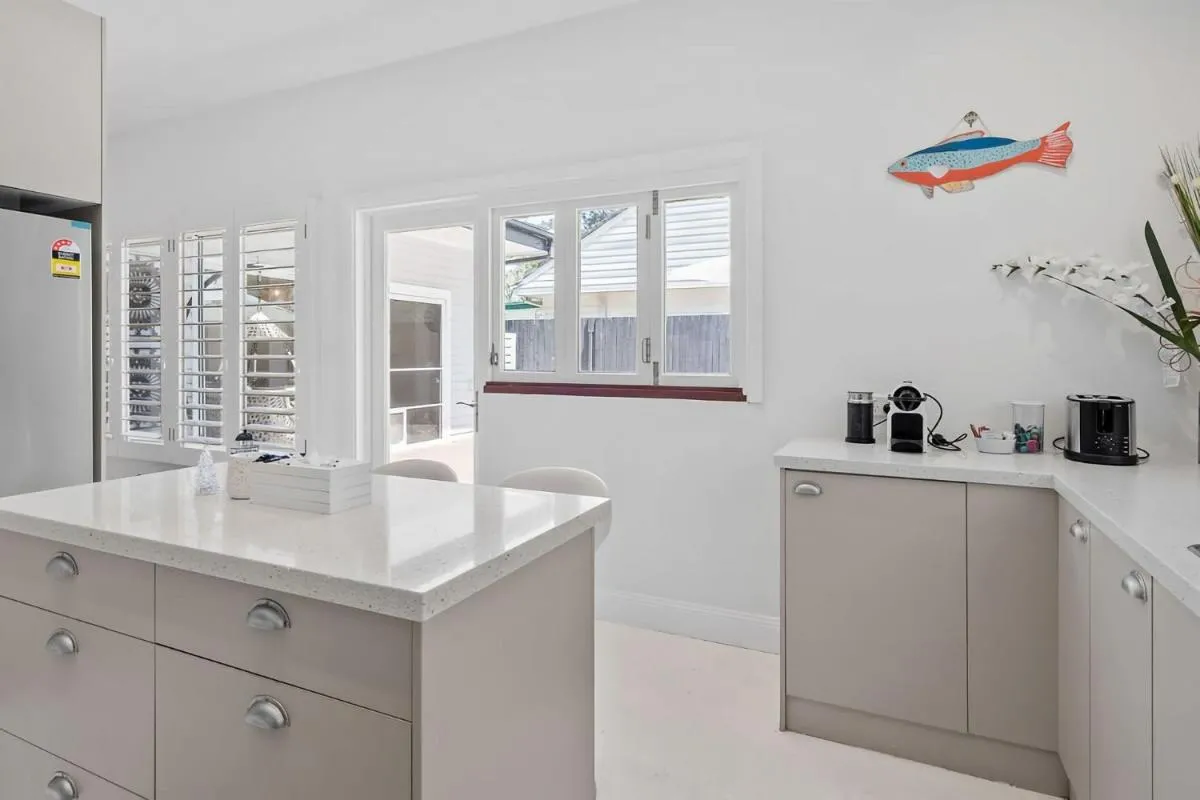 Image 2 of Tennis Courts Pool Sauna Avalon Beach