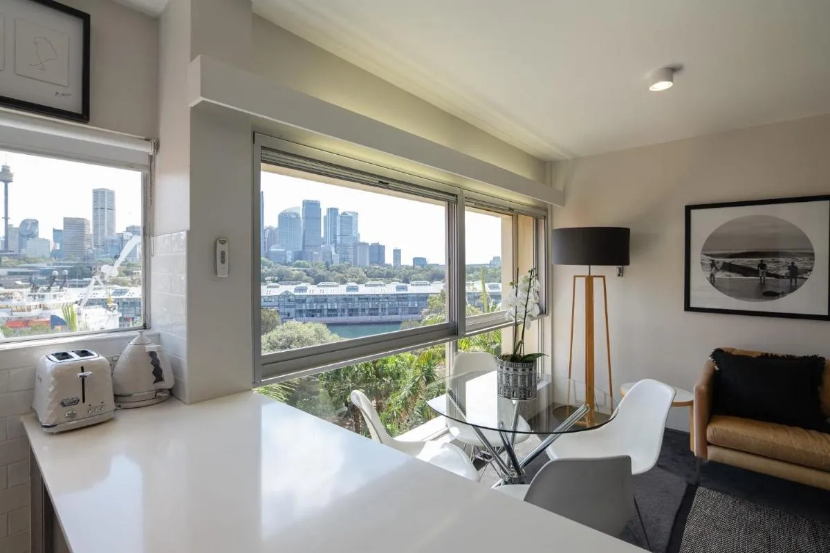 Image 5 of The Gem-Executive Potts Point Harbourview Stunner