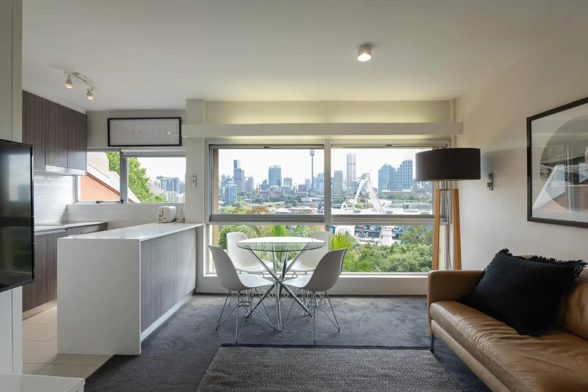 Image 2 of The Gem-Executive Potts Point Harbourview Stunner