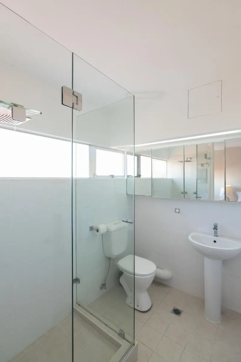 Image 3 of The Gem-Executive Potts Point Harbourview Stunner