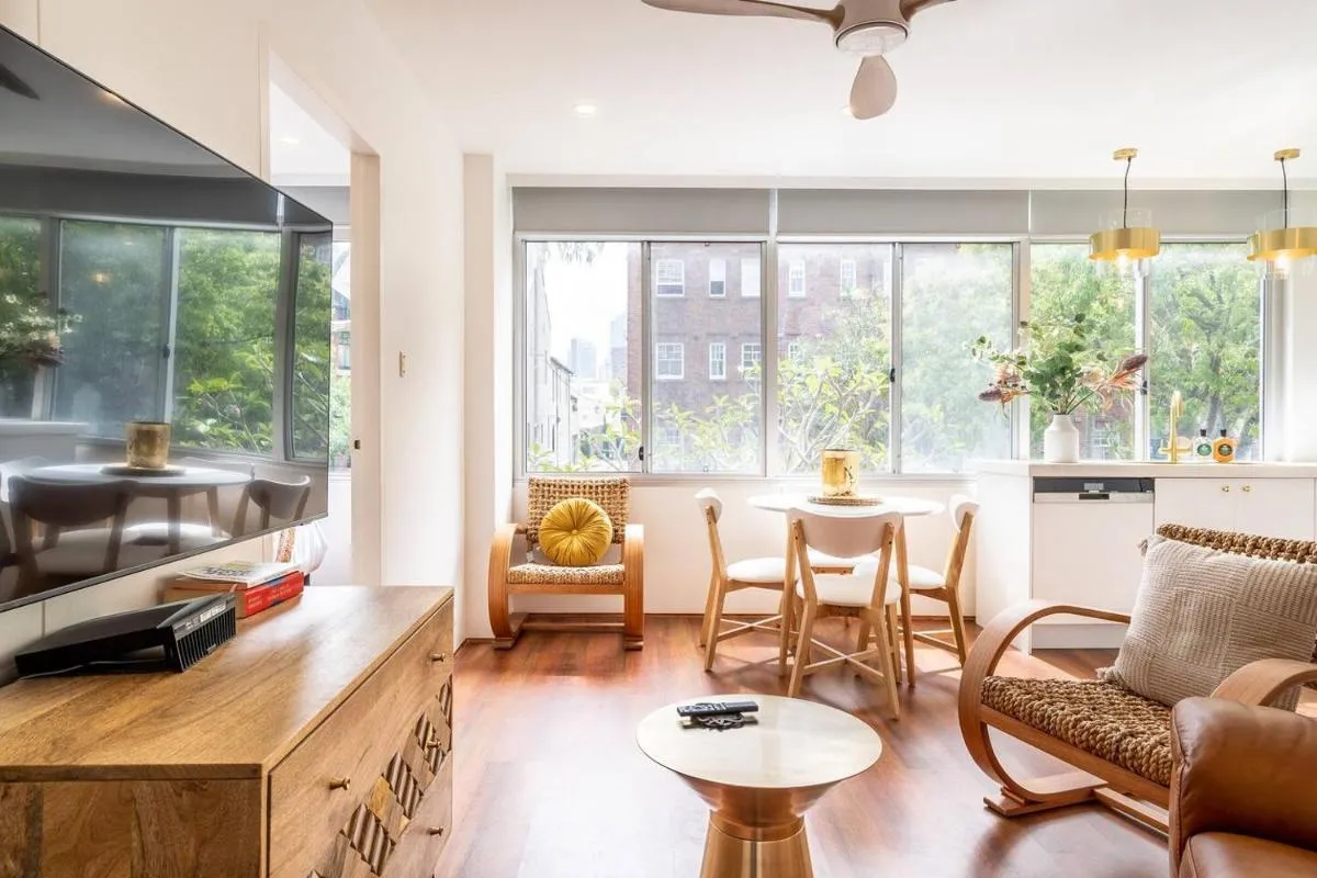 Image 3 of ‘The Golden Gate’ Cosy & Charming Inner-City Retreat